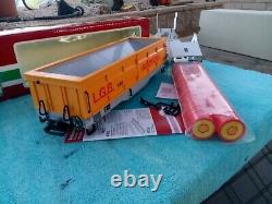 NEW LGB 41610 Automatic Barrel Dump Train Car with Load & Metal Wheels & Barrels